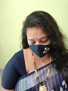 neelu-hoty online show from 05/09/26, 11:37