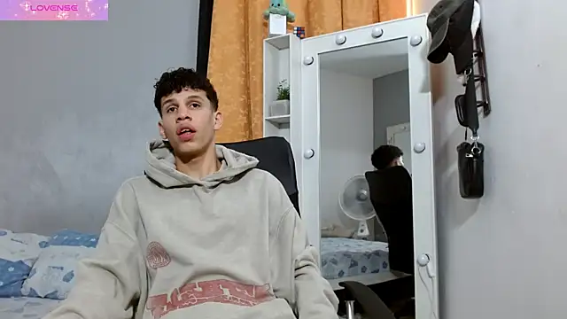 Snapshot of jeff_ross chatting on 01/13/25, 08:37 jeff ross online show from 01/13/25, 08:37