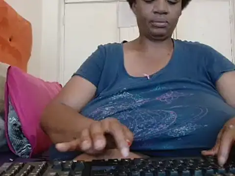 tinagiant online show from 02/12/25, 07:02