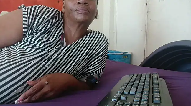 tinagiant online show from 02/21/25, 06:29