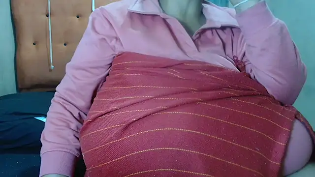 Snapshot of tinagiant chatting on 05/17/26, 05:38 tinagiant online show from 05/17/26, 05:38