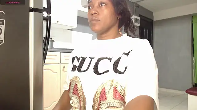 Snapshot of kimberley_123 chatting on 12/28/24, 11:48 kimberley 123 online show from 12/28/24, 11:48