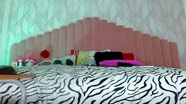 Snapshot of angelyy_02 chatting on 12/05/24, 03:48 angelyy 02 online show from 12/05/24, 03:48