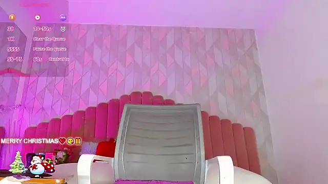 Snapshot of angelyy_02 chatting on 12/25/24, 08:40 angelyy 02 online show from 12/25/24, 08:40