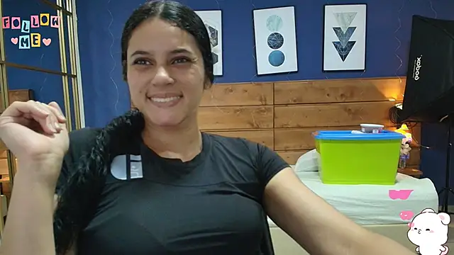 dahiana spark online show from 03/18/25, 08:04