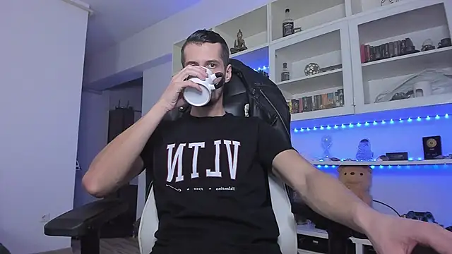 ToddClaytonn online show from 12/03/24, 07:33