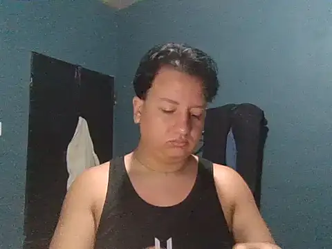 Snapshot of cjosswho chatting on 11/01/25, 03:30 cjosswho online show from 11/01/25, 03:30