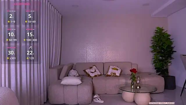 Snapshot of emily_huddson_ chatting on 11/27/25, 12:35 emily huddson online show from 11/27/25, 12:35