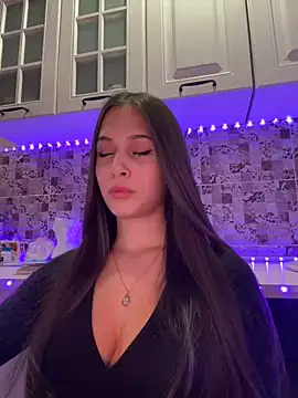 Snapshot of EricaWalls chatting on 12/22/24, 10:36 EricaWalls online show from 12/22/24, 10:36