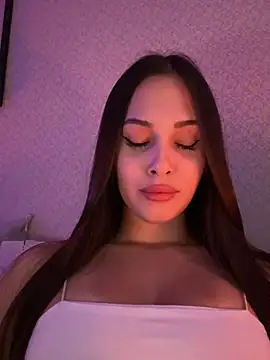 Snapshot of EricaWalls chatting on 02/03/25, 08:03 EricaWalls online show from 02/03/25, 08:03