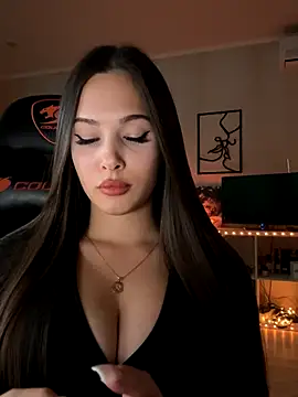 Snapshot of EricaWalls chatting on 09/13/25, 07:57 EricaWalls online show from 09/13/25, 07:57