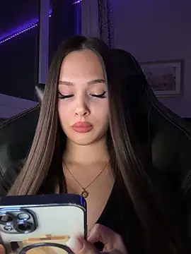 Snapshot of EricaWalls chatting on 10/05/25, 10:29 EricaWalls online show from 10/05/25, 10:29