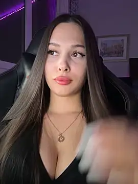 Snapshot of EricaWalls chatting on 11/22/25, 07:24 EricaWalls online show from 11/22/25, 07:24