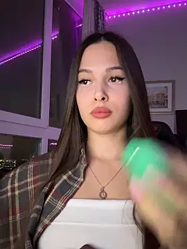 Snapshot of EricaWalls chatting on 12/15/25, 03:49 EricaWalls online show from 12/15/25, 03:49