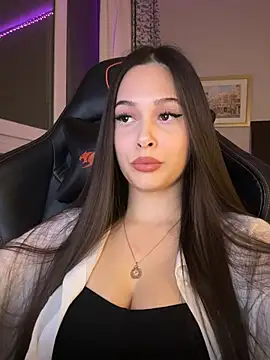 Snapshot of EricaWalls chatting on 02/04/26, 08:25 EricaWalls online show from 02/04/26, 08:25