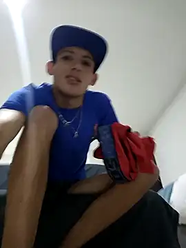 Snapshot of Duvan_Martinez23 chatting on 12/25/24, 04:33 Duvan Martinez23 online show from 12/25/24, 04:33