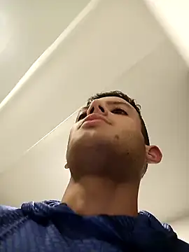 Snapshot of Duvan_Martinez23 chatting on 02/24/25, 02:19 Duvan Martinez23 online show from 02/24/25, 02:19