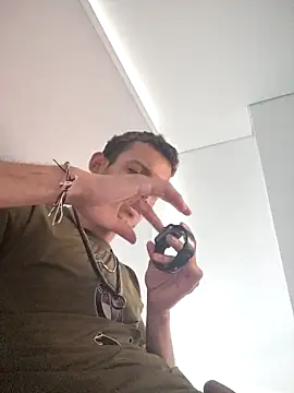 Snapshot of Duvan_Martinez23 chatting on 11/13/25, 07:46 Duvan Martinez23 online show from 11/13/25, 07:46