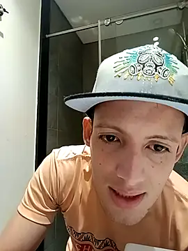 Snapshot of Duvan_Martinez23 chatting on 04/02/26, 10:13 Duvan Martinez23 online show from 04/02/26, 10:13