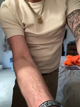 Snapshot of PeytonJohnn chatting on 11/25/25, 08:42 PeytonJohnn online show from 11/25/25, 08:42