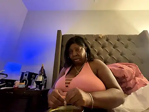 Snapshot of XXXLollipopsJuicy chatting on 01/19/26, 05:44 XXXLollipopsJuicy online show from 01/19/26, 05:44