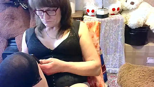 Snapshot of Manulyonok51 chatting on 10/17/25, 10:18 Manulyonok51 online show from 10/17/25, 10:18