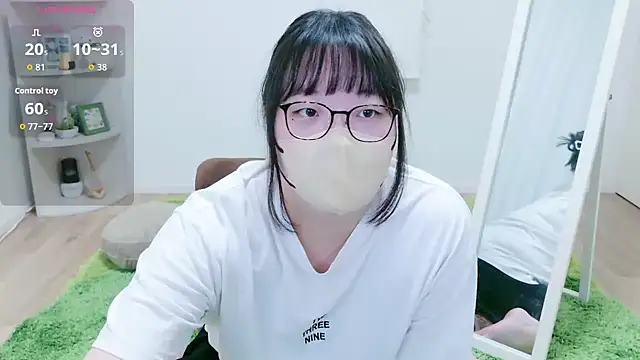 Snapshot of o-Aya-o chatting on 10/17/25, 02:19 o-Aya-o online show from 10/17/25, 02:19