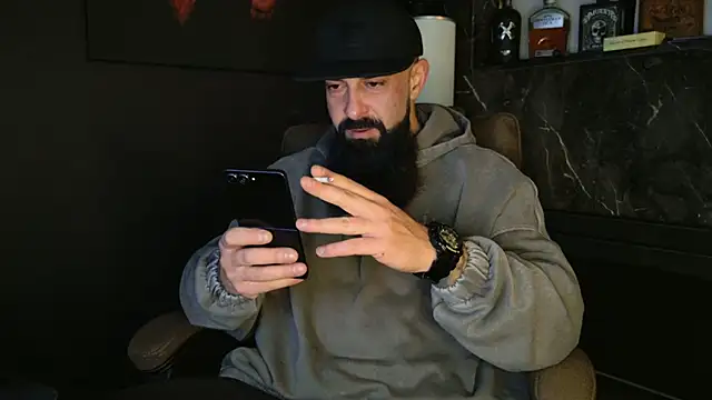 axxelrich  online show from 11/19/25, 05:29