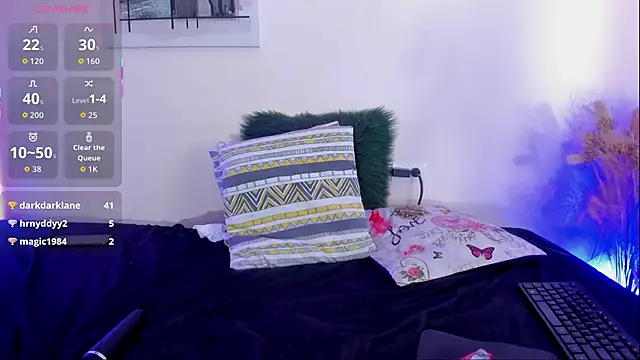 katy giil online show from 10/31/25, 07:20