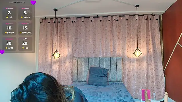 Snapshot of VioletaScott_ chatting on 11/05/25, 12:16 VioletaScott online show from 11/05/25, 12:16