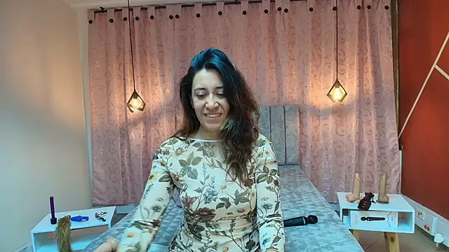 Snapshot of VioletaScott_ chatting on 11/13/25, 01:21 VioletaScott online show from 11/13/25, 01:21