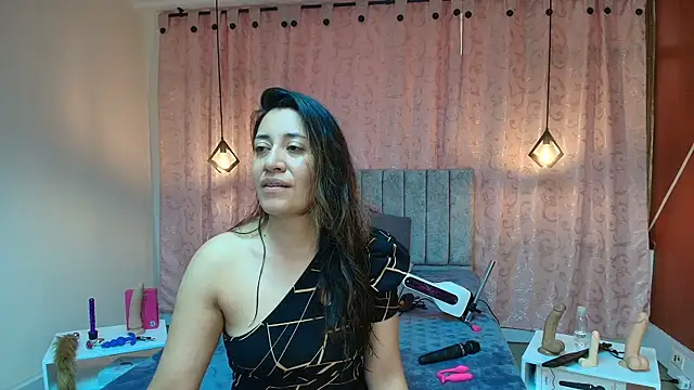 Snapshot of VioletaScott_ chatting on 11/26/25, 01:45 VioletaScott online show from 11/26/25, 01:45