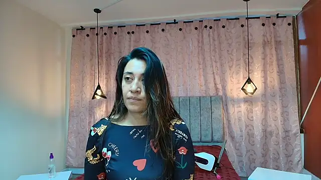 Snapshot of VioletaScott_ chatting on 12/03/25, 01:31 VioletaScott online show from 12/03/25, 01:31