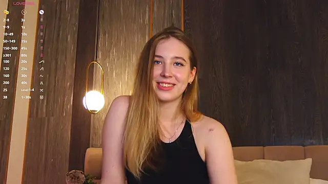 LoraineLuff online show from 03/08/25, 08:57