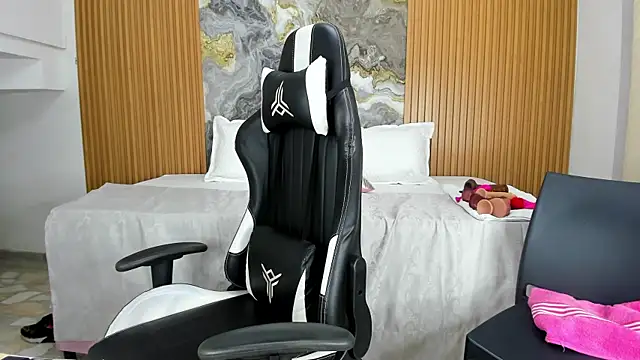 Danna topless online show from 01/31/25, 03:33