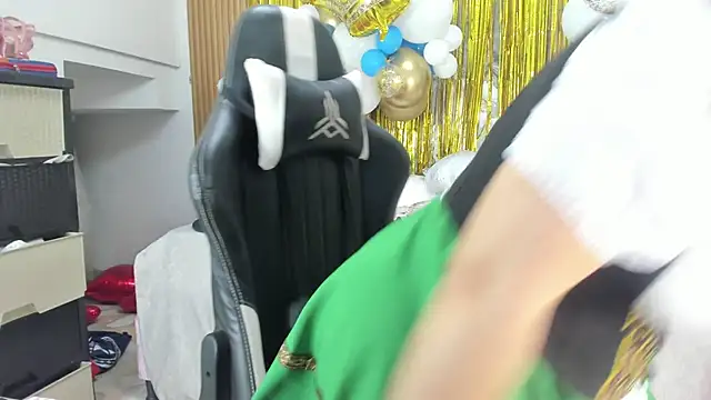 Danna topless online show from 09/23/25, 12:08