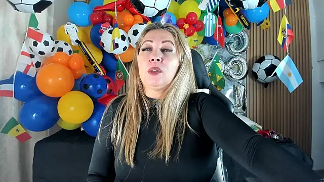 Danna topless online show from 06/19/26, 12:20