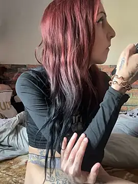 Snapshot of kriszy_baby chatting on 02/19/25, 08:22 kriszy baby online show from 02/19/25, 08:22