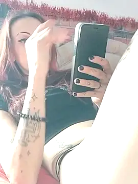 Snapshot of kriszy_baby chatting on 12/04/25, 08:23 kriszy baby online show from 12/04/25, 08:23