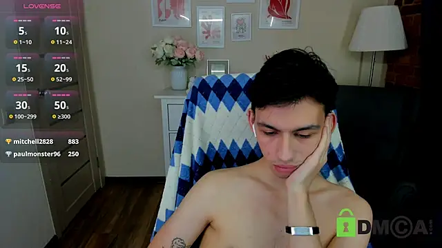 Snapshot of Ul_Tima chatting on 12/08/24, 04:25 Ul Tima online show from 12/08/24, 04:25