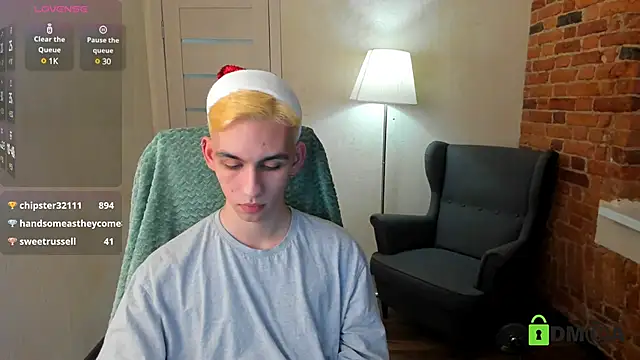 Snapshot of Ul_Tima chatting on 12/25/24, 03:18 Ul Tima online show from 12/25/24, 03:18