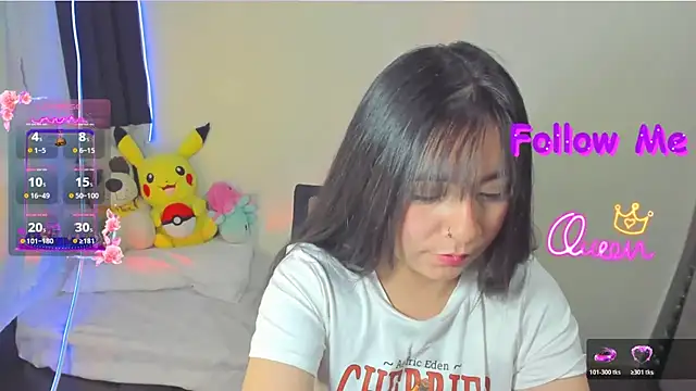 Snapshot of litle_mily_ chatting on 02/22/26, 02:13 litle mily online show from 02/22/26, 02:13