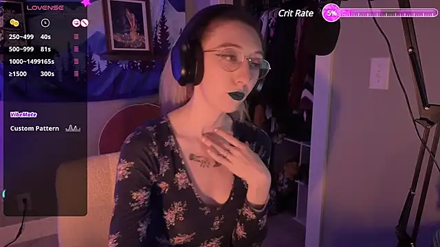 lovelylucyy online show from 01/01/25, 01:58