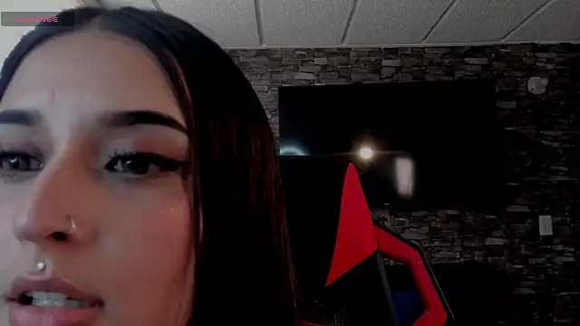 Snapshot of Charlotte_greys chatting on 02/18/26, 08:05 Charlotte greys online show from 02/18/26, 08:05