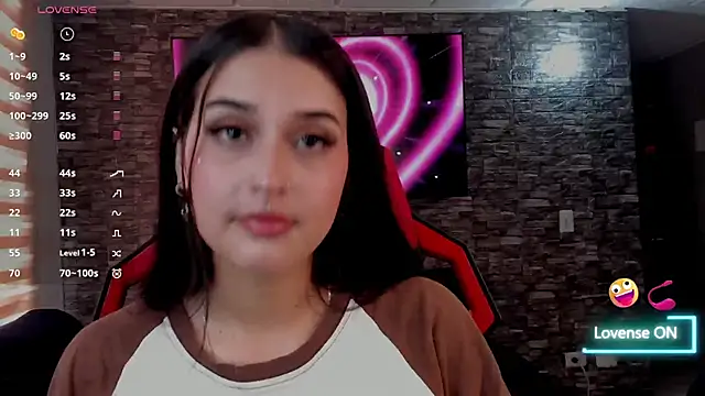 Snapshot of Charlotte_greys chatting on 02/26/26, 09:03 Charlotte greys online show from 02/26/26, 09:03