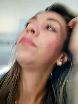 Snapshot of rachellboom chatting on 01/10/25, 10:25 rachellboom online show from 01/10/25, 10:25