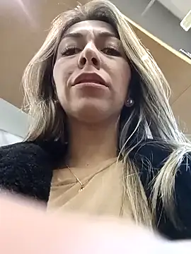 Snapshot of rachellboom chatting on 01/22/25, 12:06 rachellboom online show from 01/22/25, 12:06