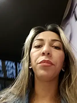 Snapshot of rachellboom chatting on 01/22/25, 11:10 rachellboom online show from 01/22/25, 11:10