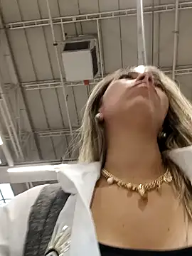 Snapshot of rachellboom chatting on 01/31/25, 10:42 rachellboom online show from 01/31/25, 10:42