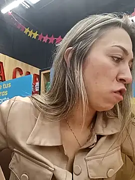 Snapshot of rachellboom chatting on 02/14/25, 08:59 rachellboom online show from 02/14/25, 08:59